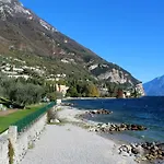 Terrazza Gaino 托斯科拉诺-马德尔诺