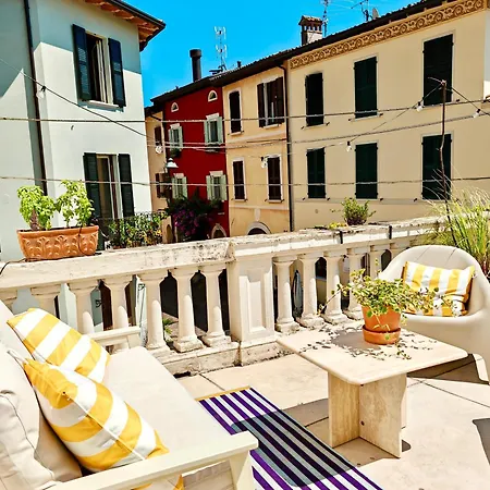 Terrazza Gaino 托斯科拉诺-马德尔诺